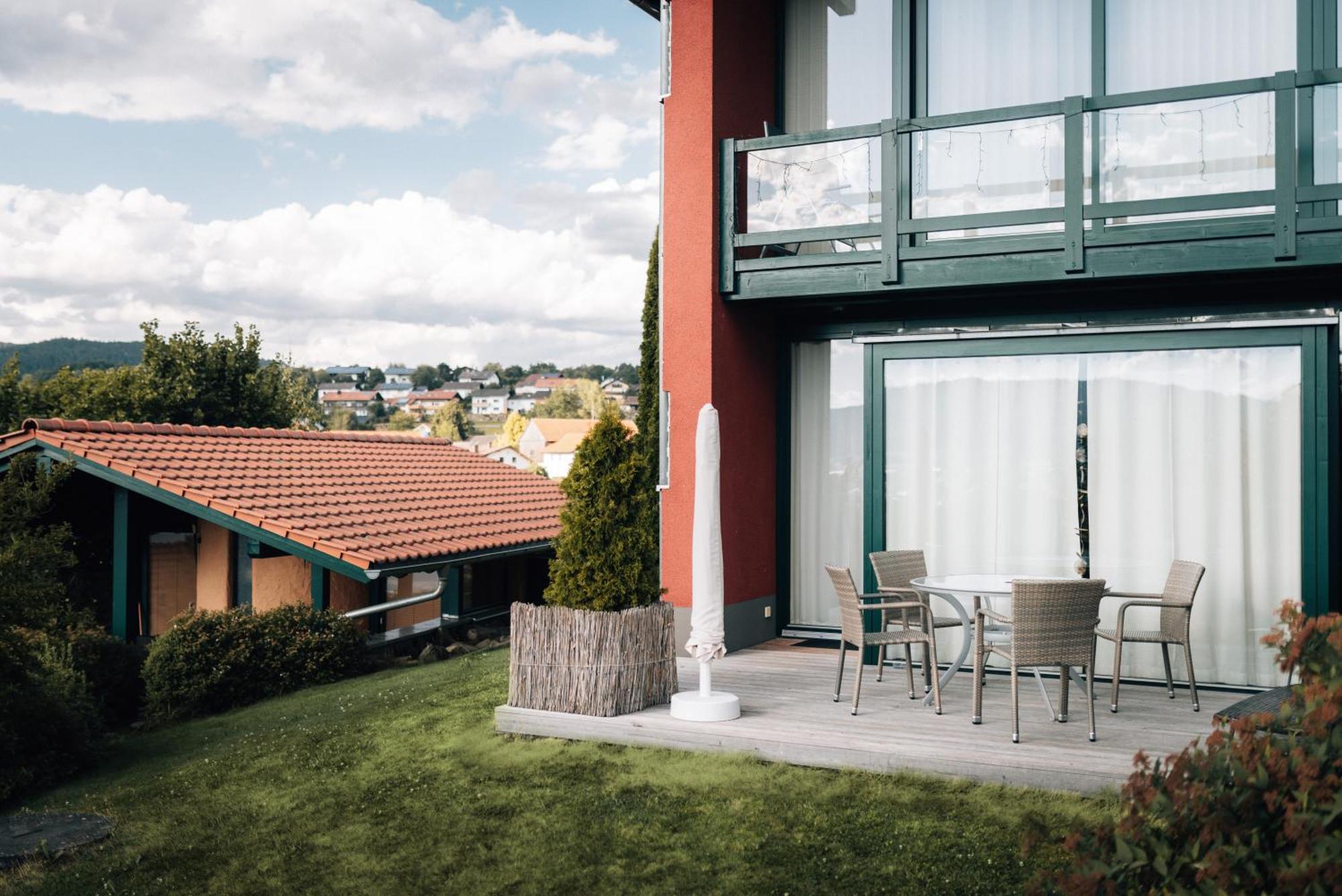 Suedlaendisches Chalet Mit Hauseigener Sauna Viechtach Eksteriør bilde